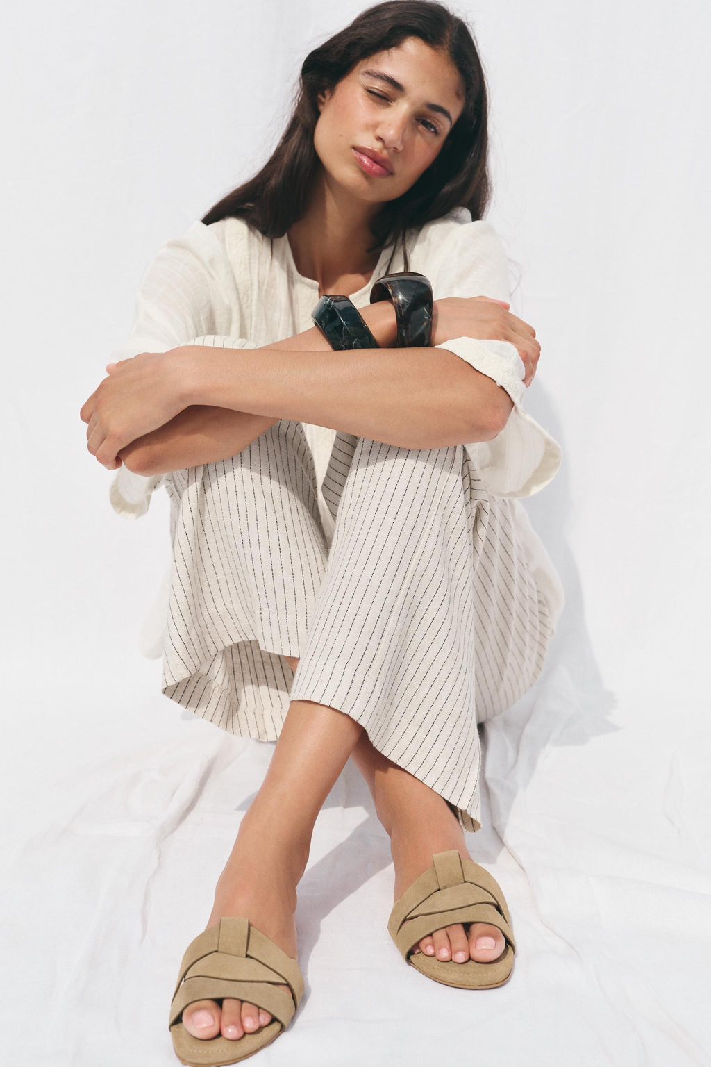 CROSSOVER SPLIT SUEDE FLAT SANDALS - Zara фото 7