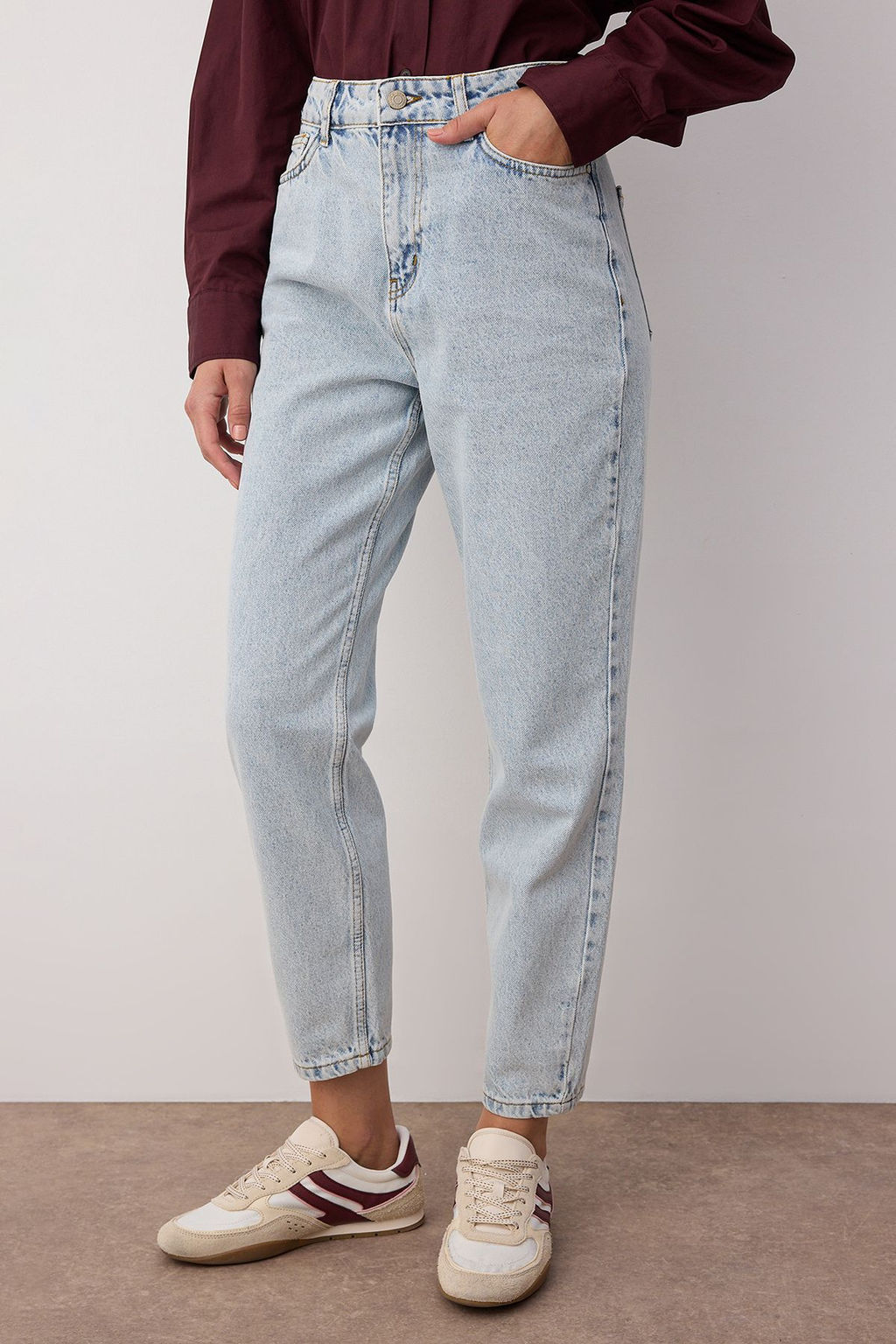 TRENDYOLMILLA Mavi Yuksek Bel Mom Jeans TWOSS23JE00085 фото 13