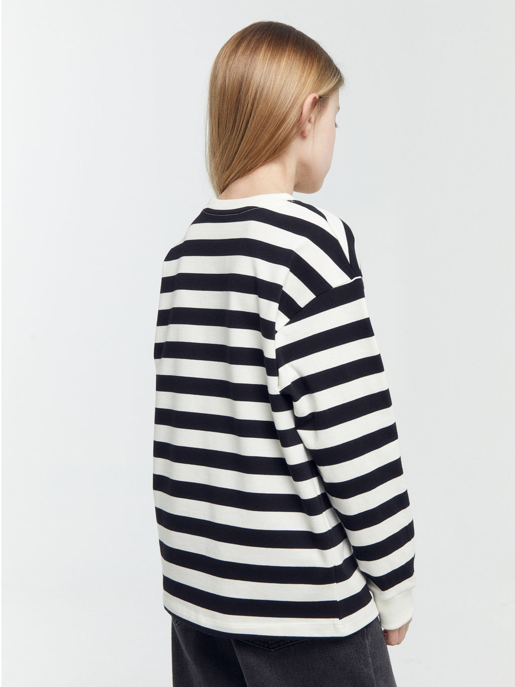 Лонгслив для девочек в черно-белую полоску - Mark formelle фото 4