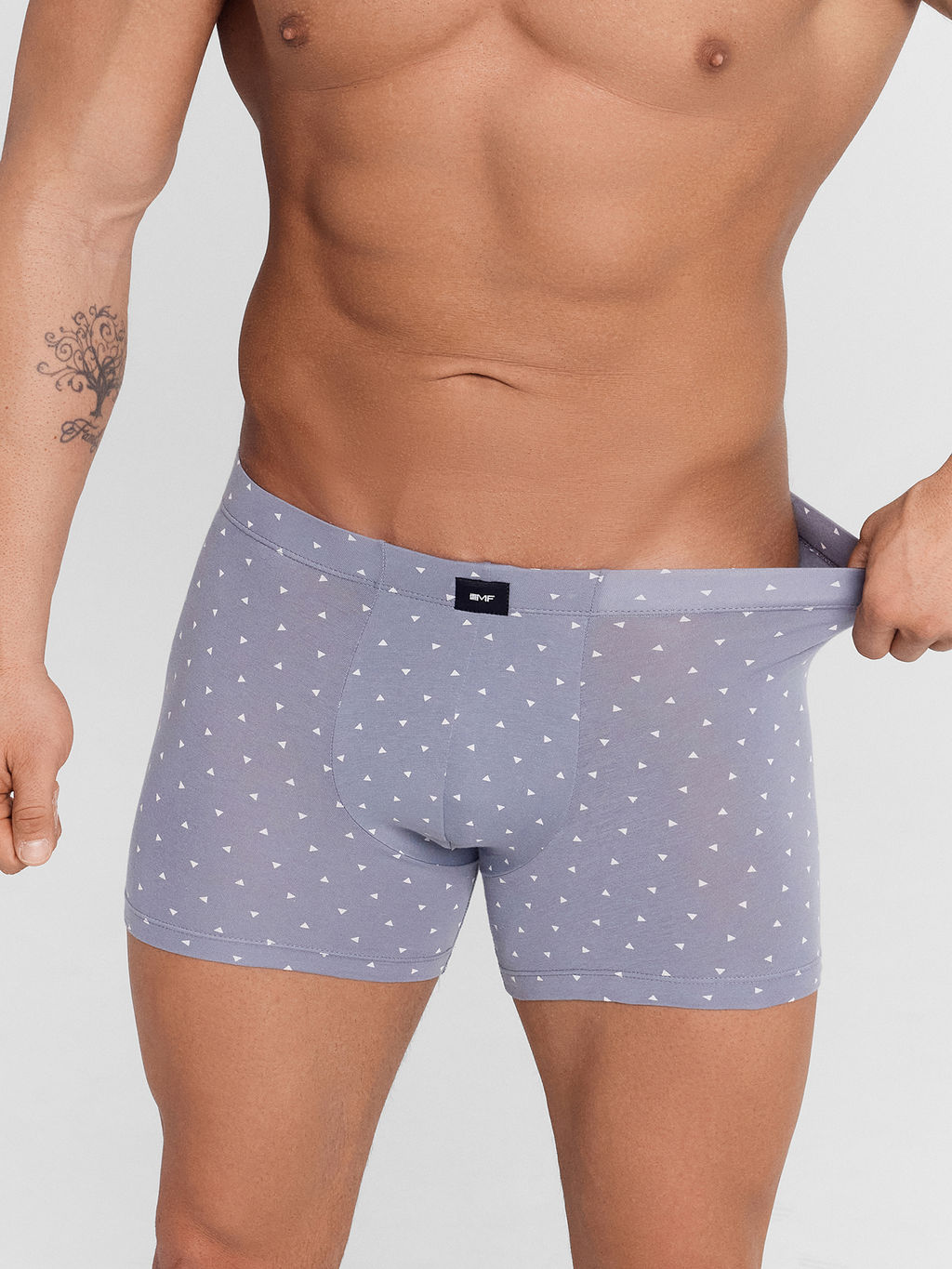 Цена за 2 штуки! Трусы боксеры мужские с принтом треугольники на сизом 411220 - Mark formelle фото 2