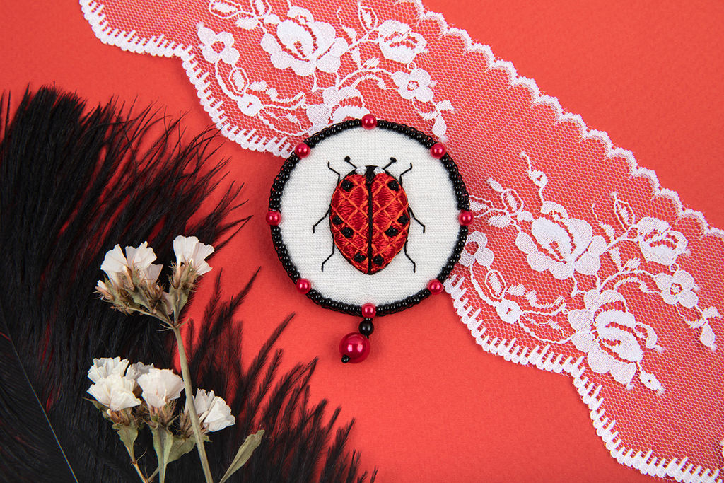 Klart набор для вышивания 10-520 Брошь. Божья коровка 5 х 6.5 см