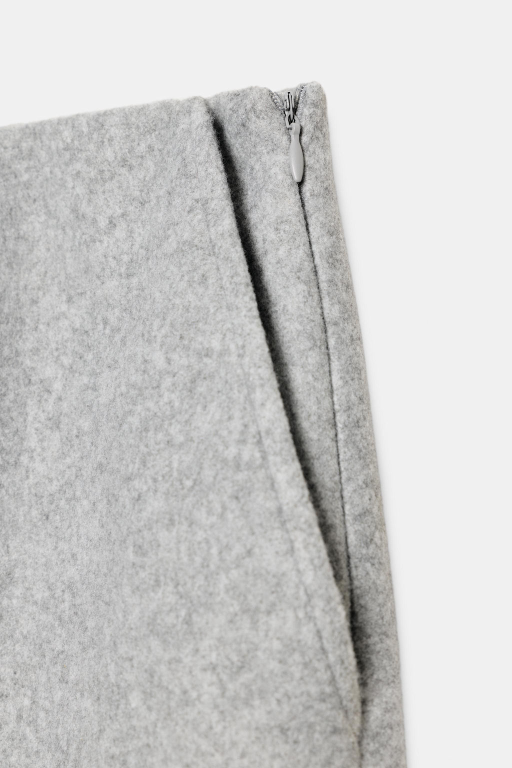 BALLOON SOFT PLEATED TROUSERS