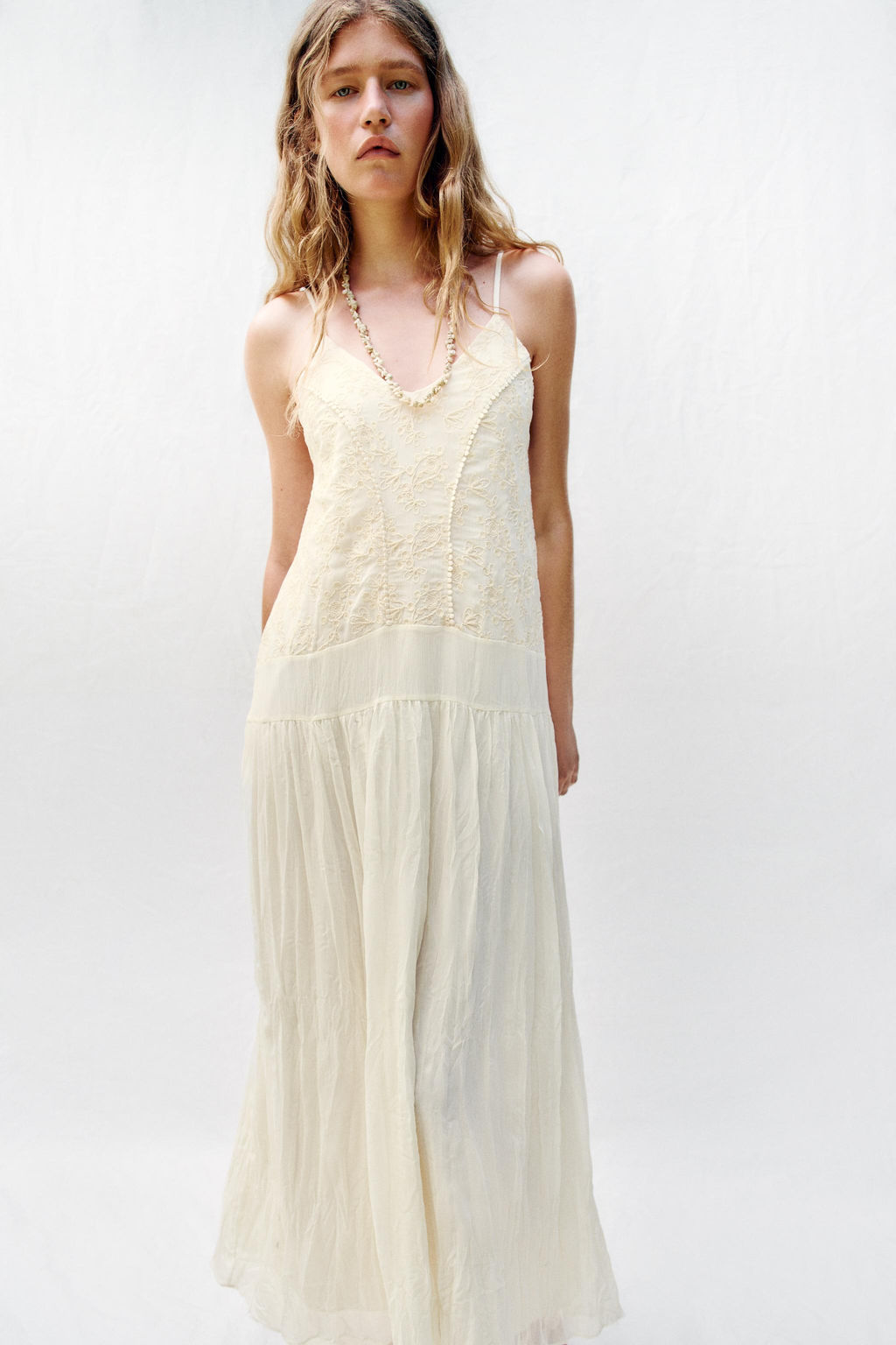 VESTIDO LENCERO BORDADOS / Crudo - Zara фото 3
