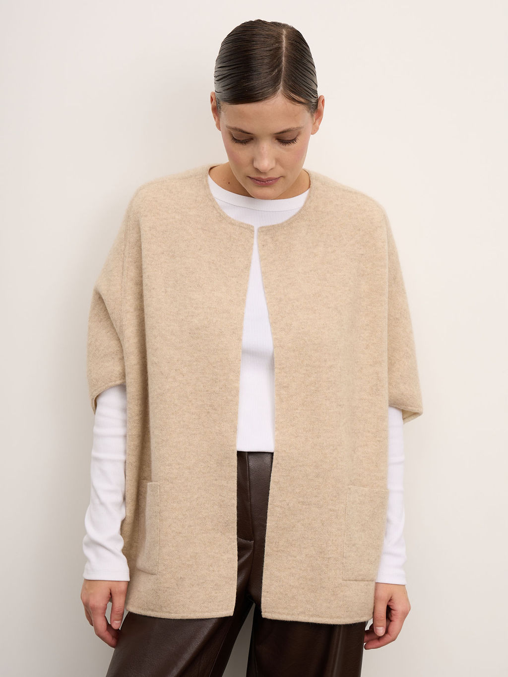 Пончо из кашемира 08469 латте-белое