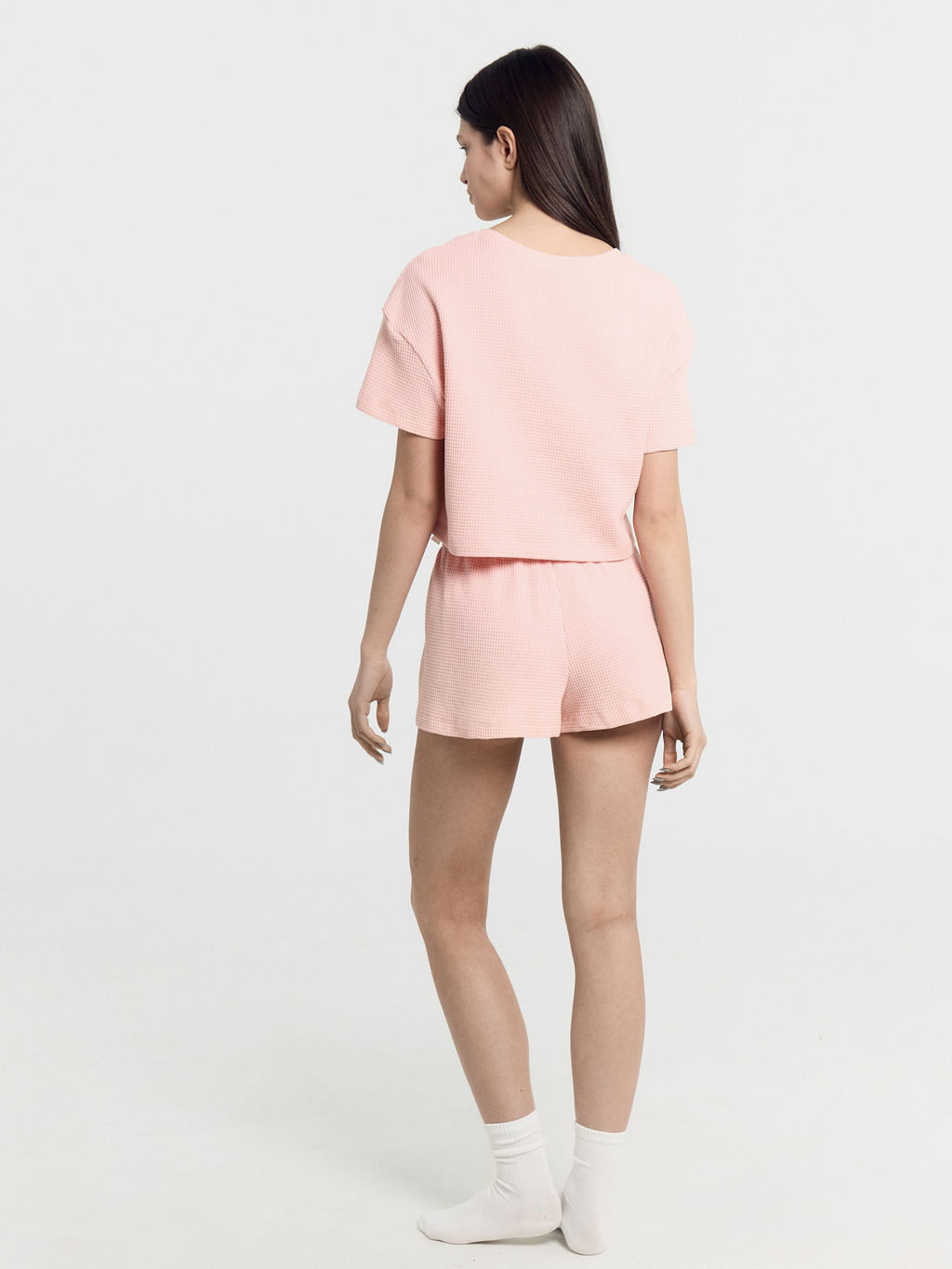 Комплект женский (футболка, шорты) в розовом цвете - Mark formelle фото 6