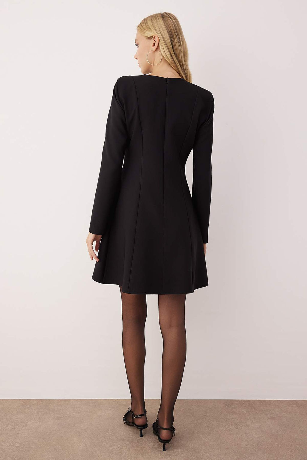 Siyah Etegi Volanl? Duz K?sa / Mini Dokuma Elbise TWOAW26EL00184