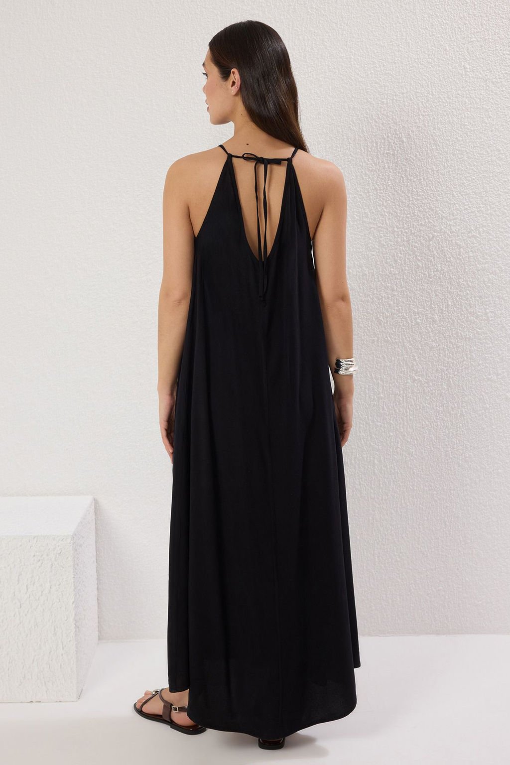 TRENDYOLMILLA Siyah Genis Kesim Maxi Dokuma Elbise TWOSS25EL00257  фото 4