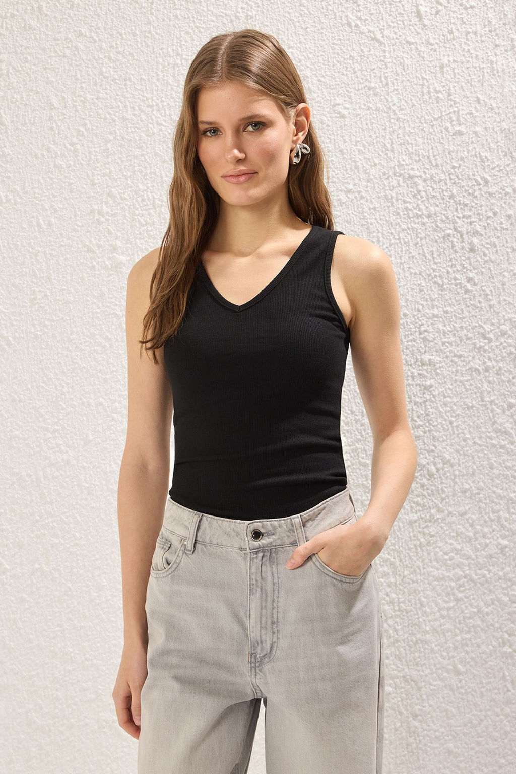 TRENDYOLMILLA Siyah-Siyah Fitted/Vucuda Oturan Regular Boy Fitilli Esnek Orme Atlet TWOSS25AL00050  фото 3