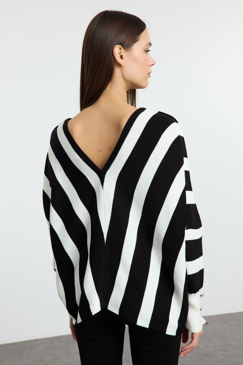 Siyah Derin V Yaka Cizgili Triko Kazak TWOAW25KZ00390 - Trendyolmilla фото 5