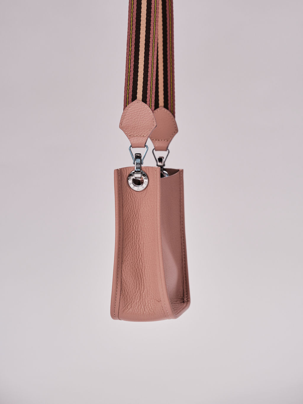 Сумка кожаная на плечо Azaro 30996 розовый туман