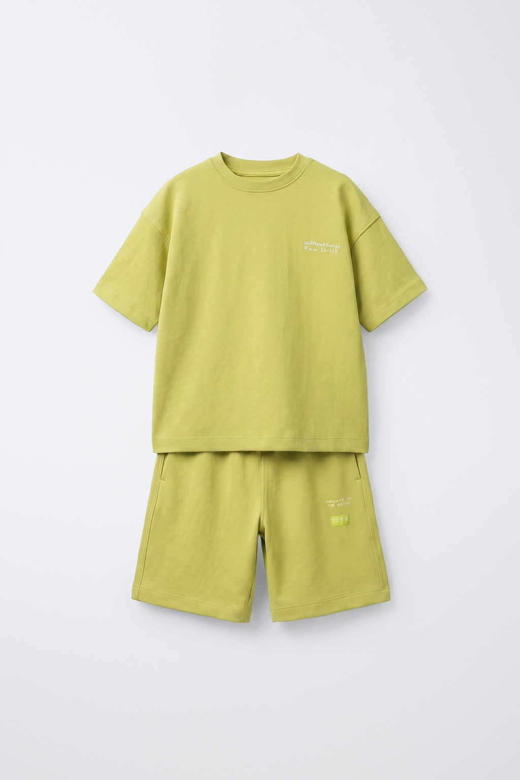 CONJUNTO CAMISETA Y BERMUDA INTERLOCK / Pistacho
