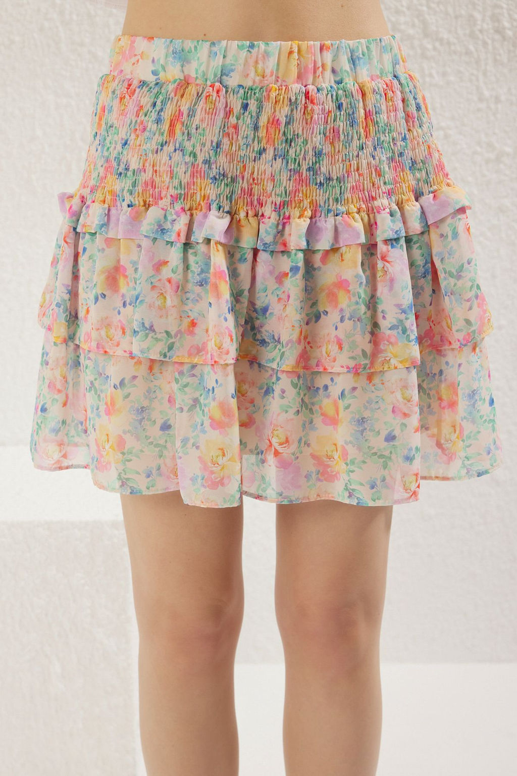 TRENDYOLMILLA Cok Renkli Cicek Desenli F?rf?rl? Mini Boy Dokuma Sifon Etek TWOSS25ET00103 фото 2