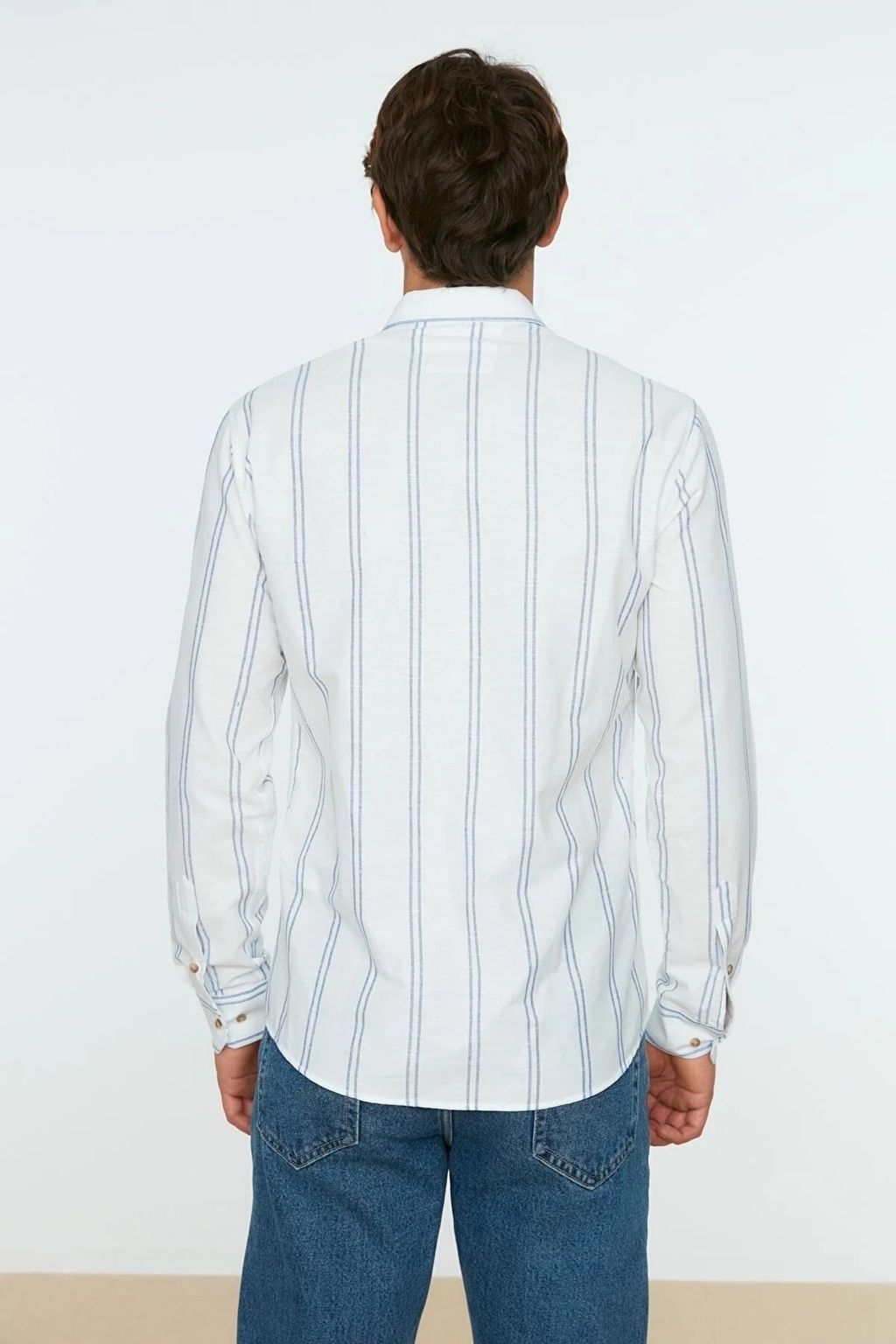 TRENDYOL MAN Beyaz Slim Fit Dugmeli Yaka Ince Cizgili Gomlek TMNSS20GO0092 - Trendyolmilla фото 6
