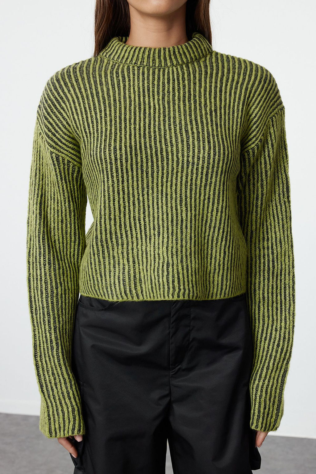 Ekru Crop Yumusak Dokulu Bisiklet Yaka Triko Kazak TWOAW25KZ00000 - Trendyolmilla фото 12