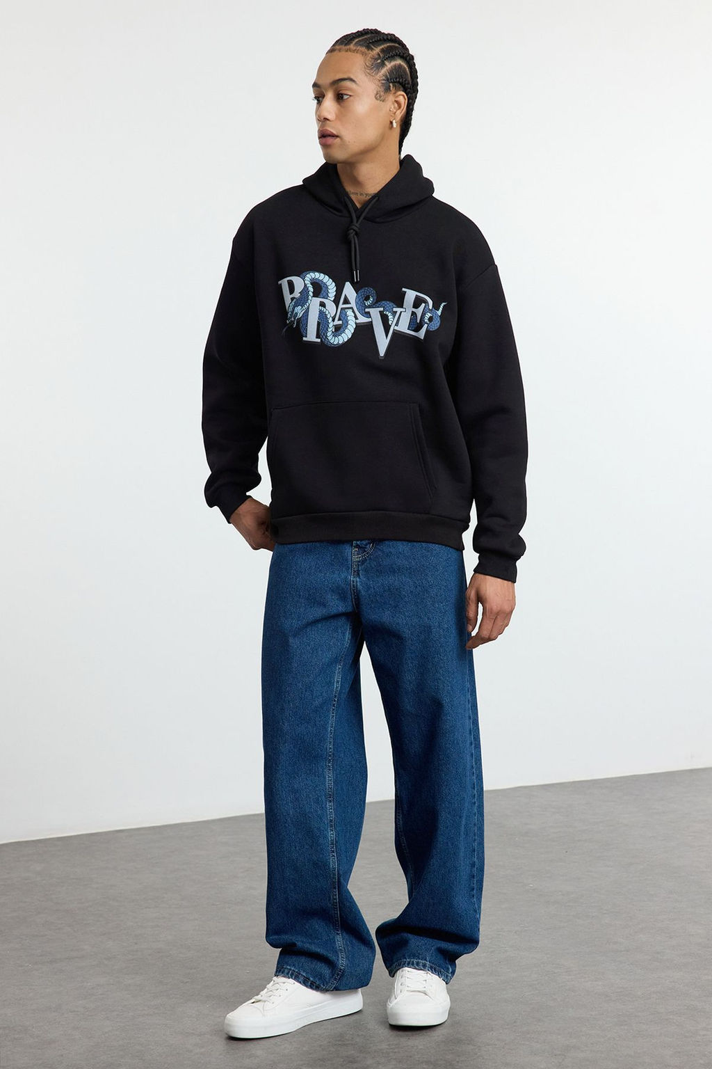 Siyah Oversize/Genis Kesim Kapusonlu Kabaran Bask? Ici Polar/S?cak Tutan Sweatshirt TMNAW25SW00037