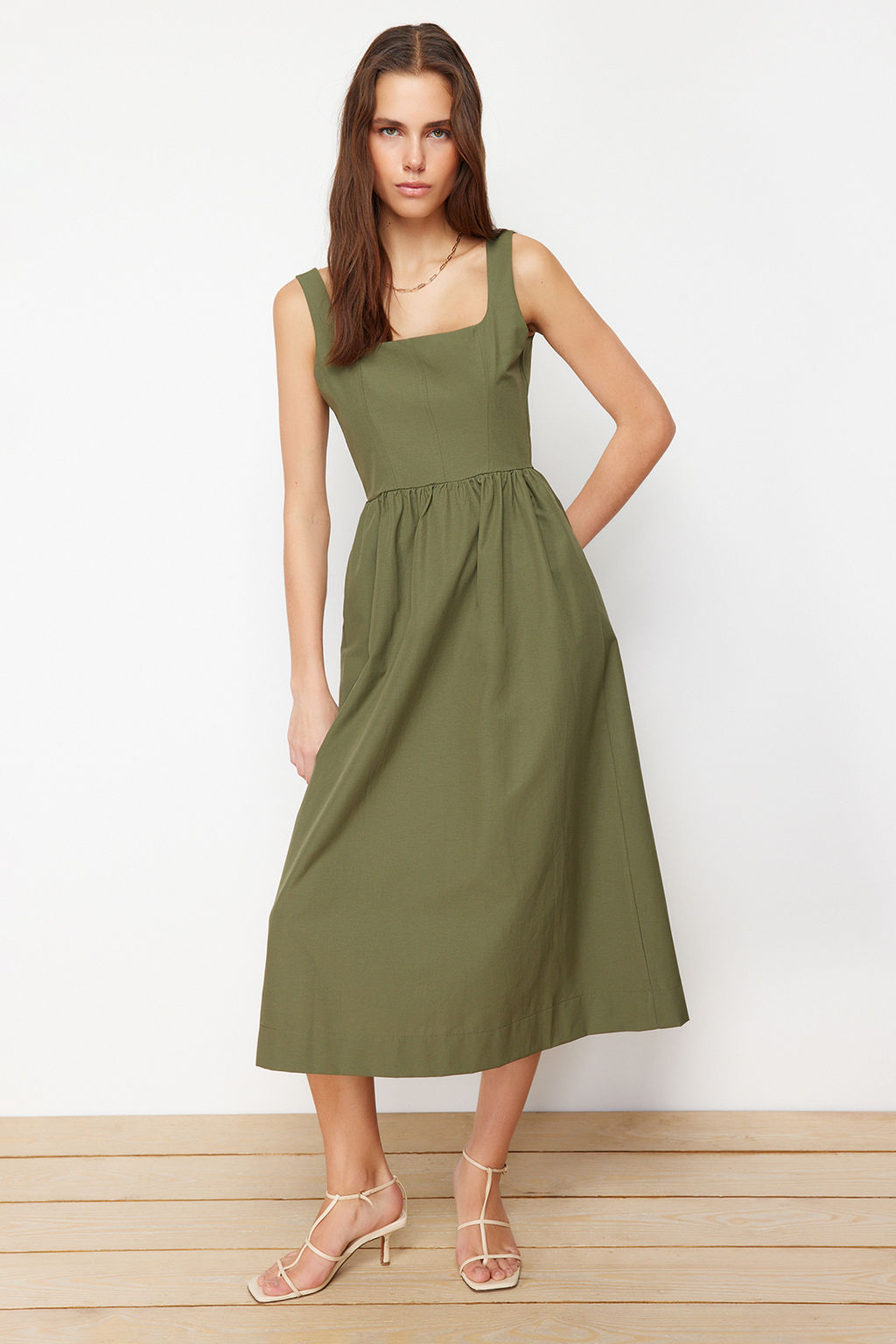 Haki Belden Ac?lan Midi Korse Dikis Detayl? Midi Dokuma Elbise TWOSS24EL00038