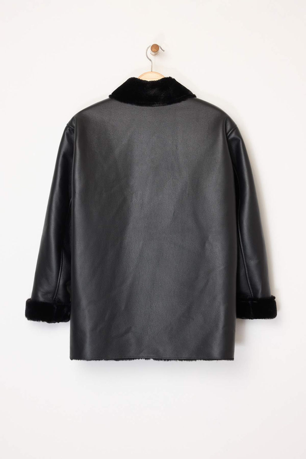 Siyah Suni Deri Ici Kurklu Mono Kapama Oversize Midi Kaban TWOAW26KB00007 - Trendyolmilla фото 9