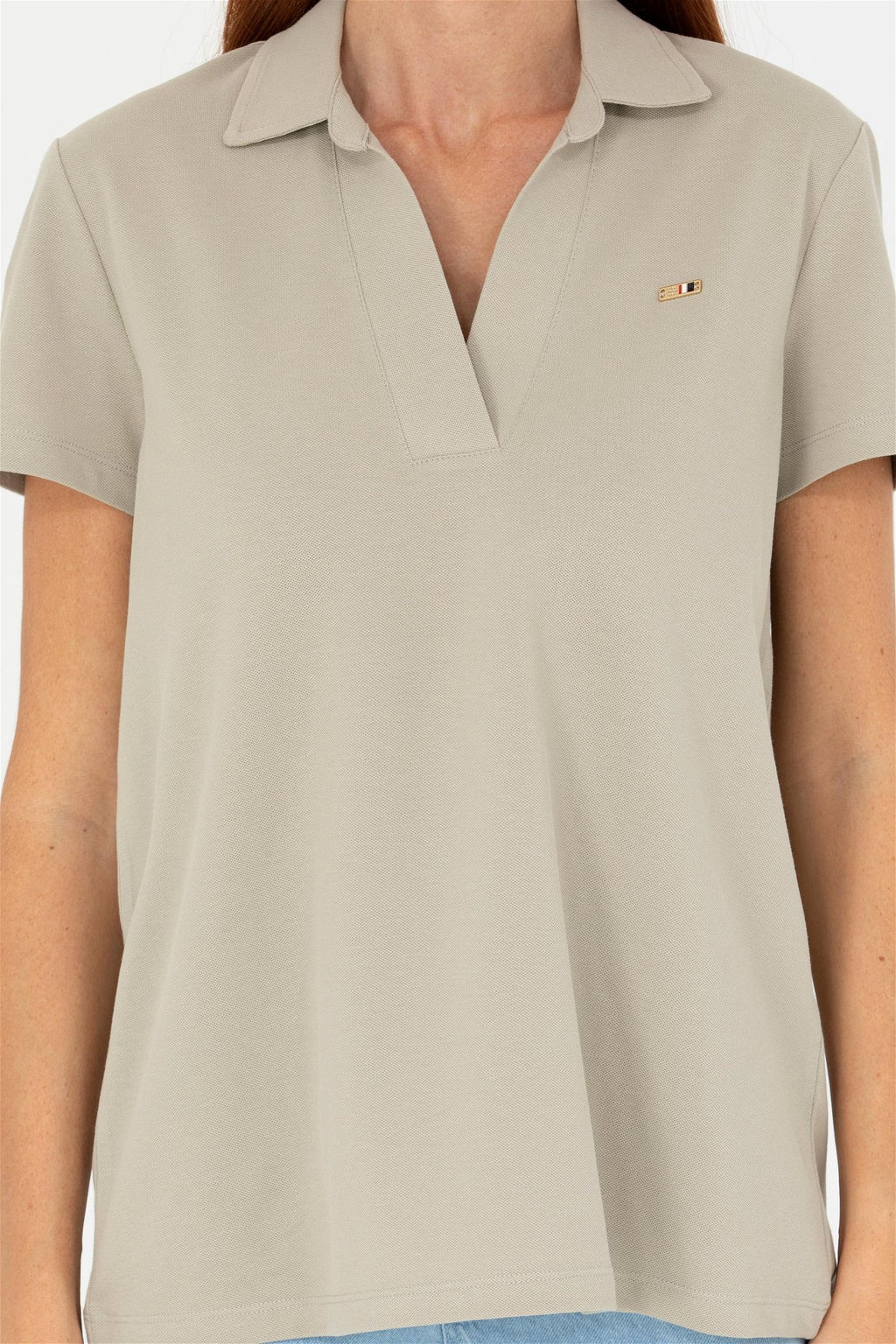 Женская базовая футболка цвета хаки со свободным воротником Неожиданная скидка в корзине - U.s. polo assn фото 6