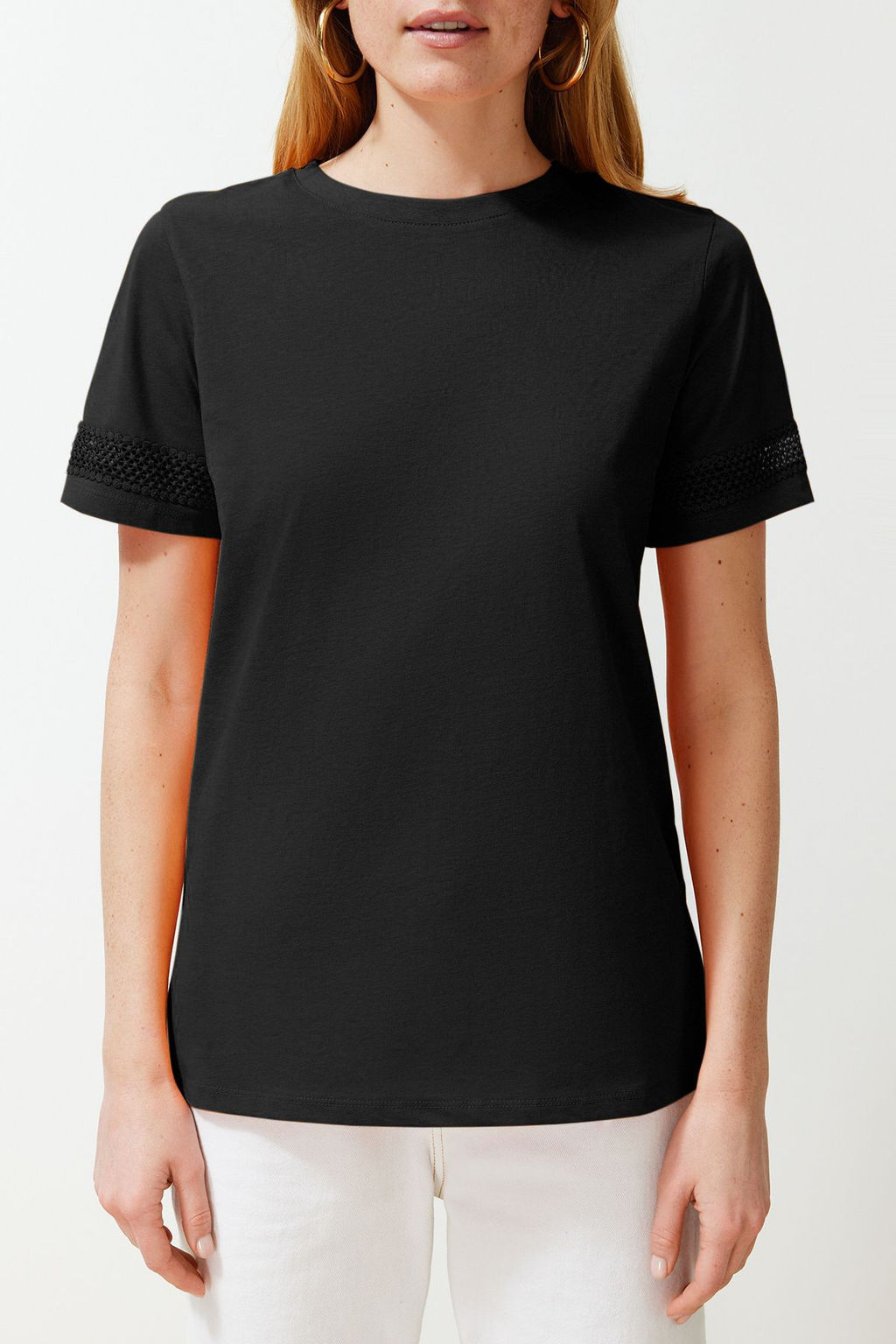 TRENDYOLMILLA Beyaz Aksesuar Detayl? Basic/Regular Kal?p Orme T-Shirt TWOSS24TS00048 фото 5