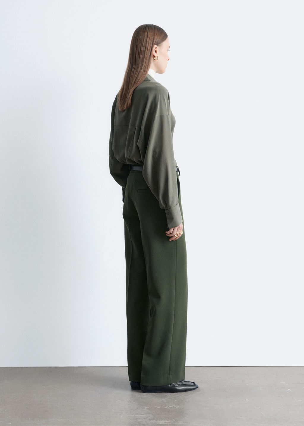 Pantalones rectos con pliegues marcados - H&m фото 10