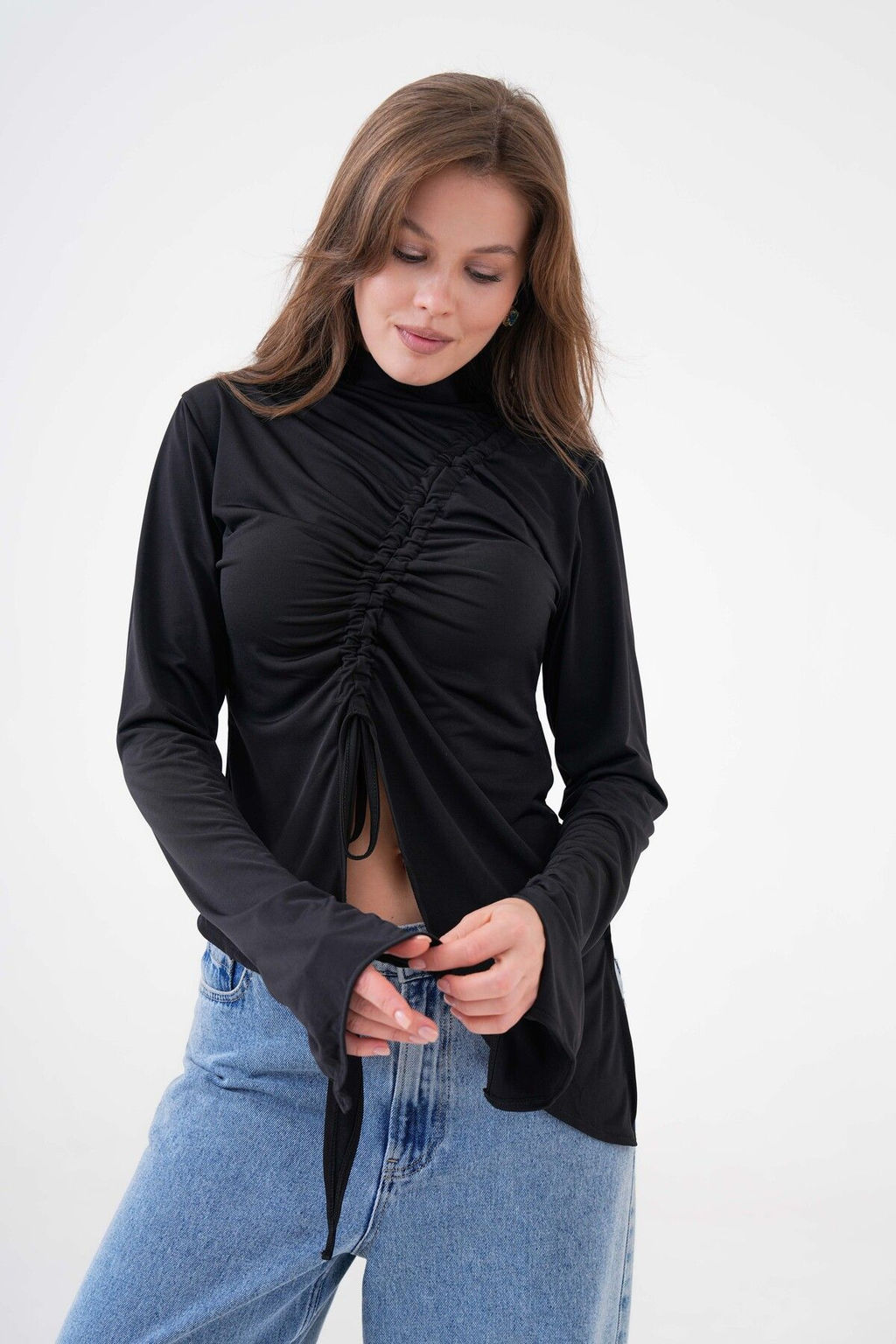 Trendyolmilla Siyah Dik Yaka Vucuda Oturan Esnek Buzgulu Orme Bluz TWOSS25BZ00201