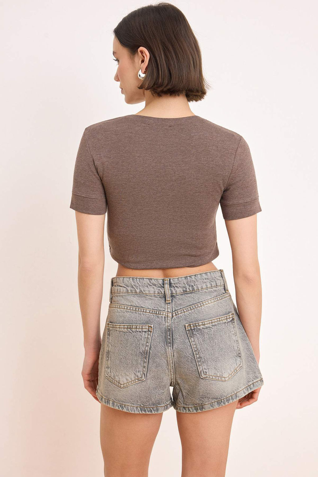 Gri Yuksek Bel Mini Denim Sort TWOSS24SR00174