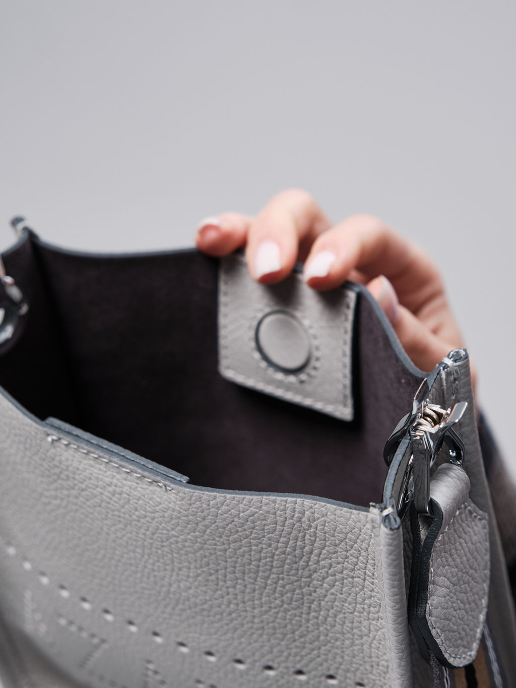 Сумка кожаная на плечо Azaro 30996 серый гранит