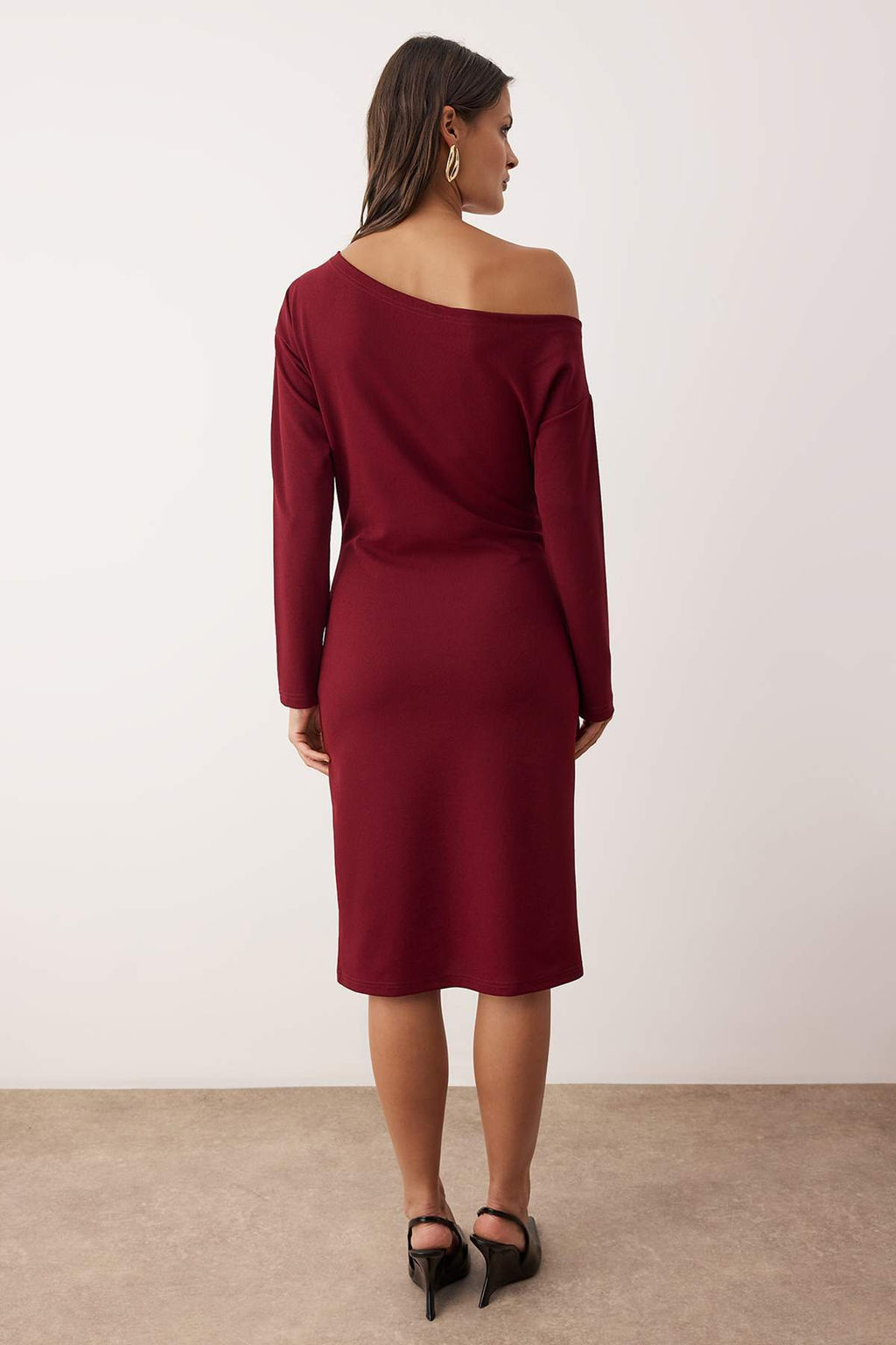 Siyah Duz Midi Asimetrik Yaka Orme Elbise TWOAW26EL00106 - Trendyolmilla фото 12