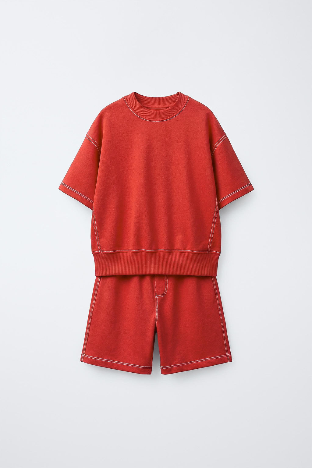 CONJUNTO CAMISETA Y BERMUDA FELPA PESPUNTES / Rojo