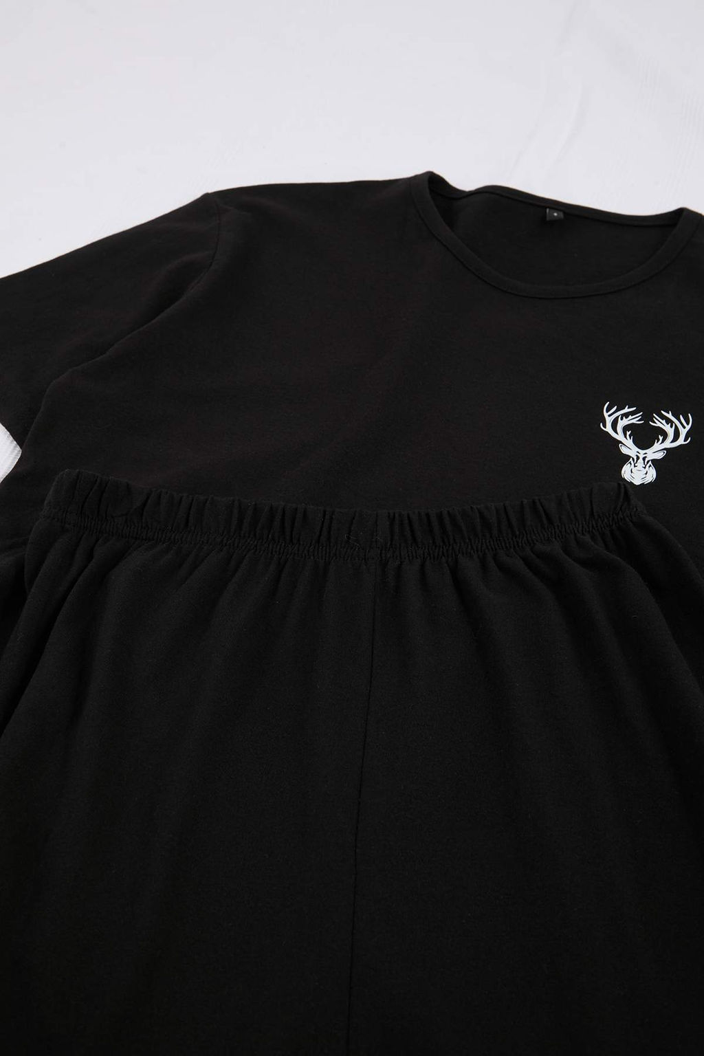 Siyah Regular Fit Bask?l? K?sa Kol Orme Pijama Tak?m? TMNSS25PT00040