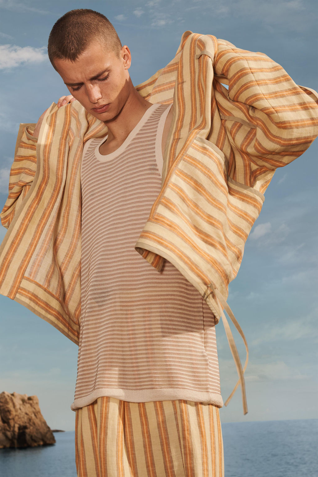 STRIPED LINEN JACKET - LIMITED EDITION - Zara фото 2