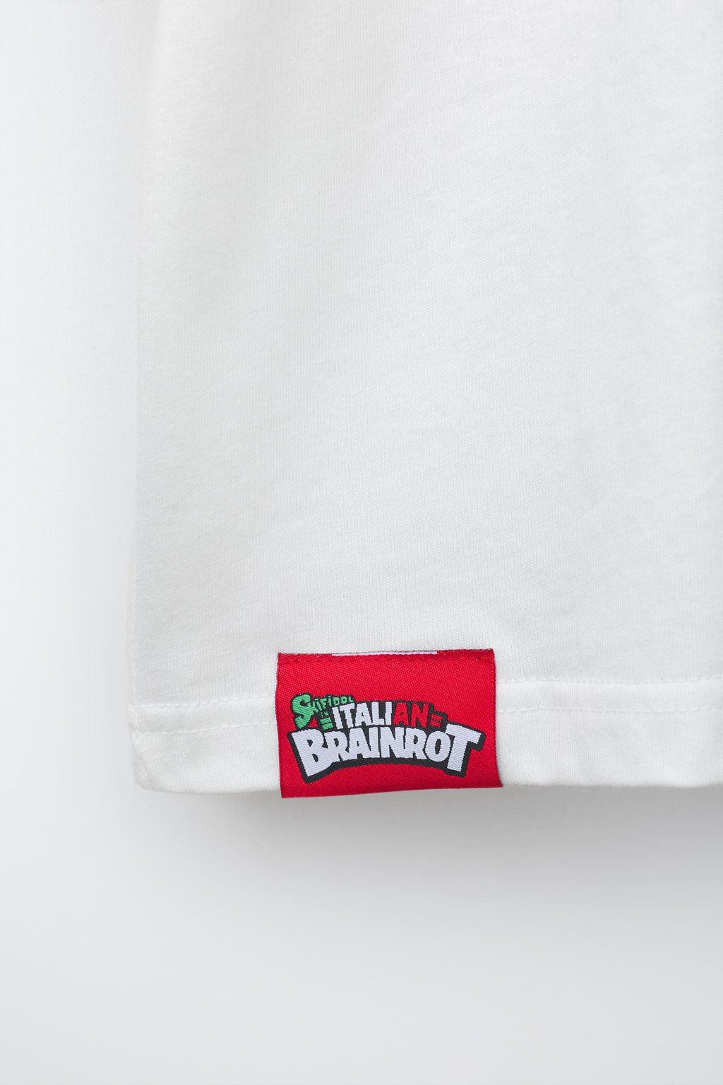 CAMISETA ESTAMPADA SIX SEVEN SKIFIDOL ITALIAN BRAINROT / Blanco