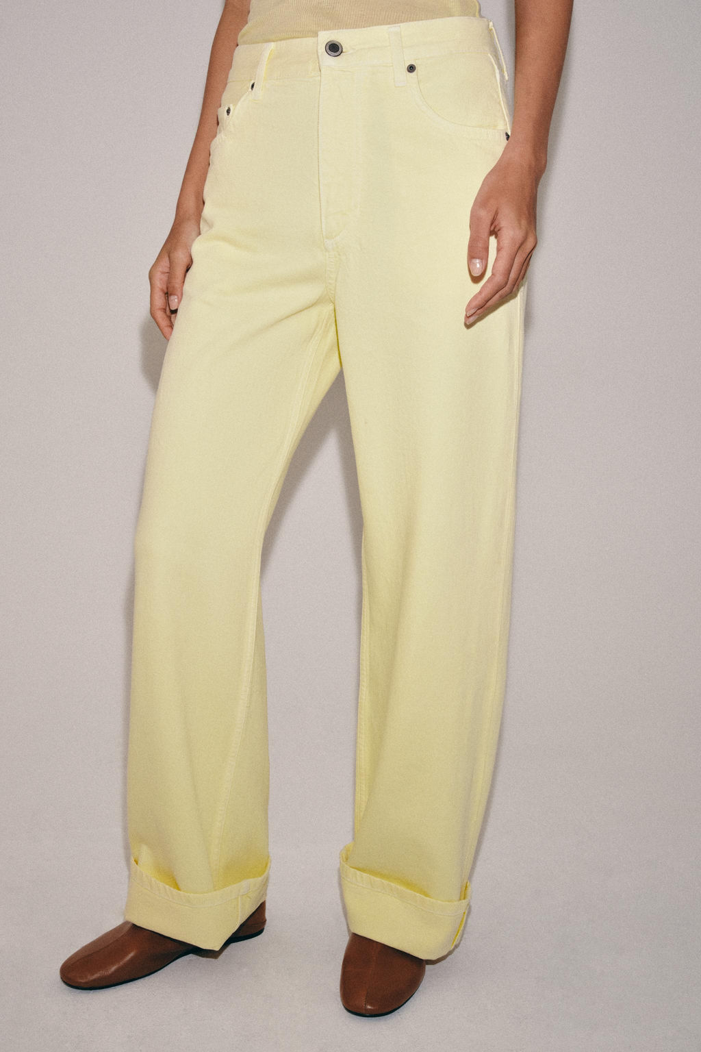 JEANS ZW COLLECTION BAGGY TIRO MEDIO / Amarillo - Zara фото 2