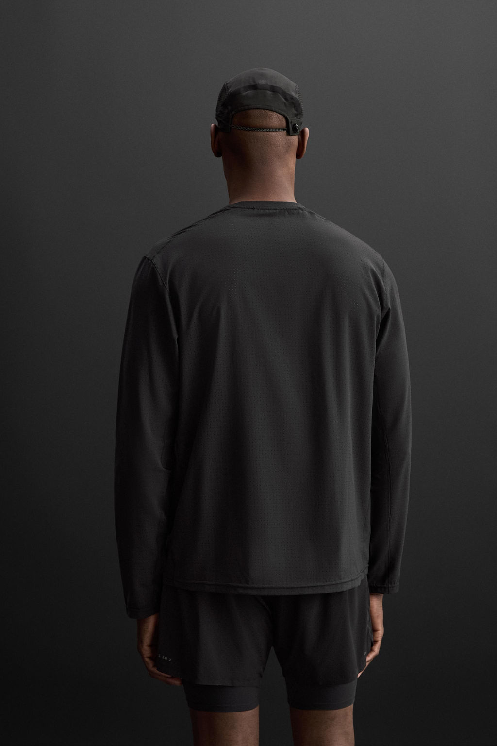 PERFORATED LONG SLEEVE T-SHIRT - Zara фото 3