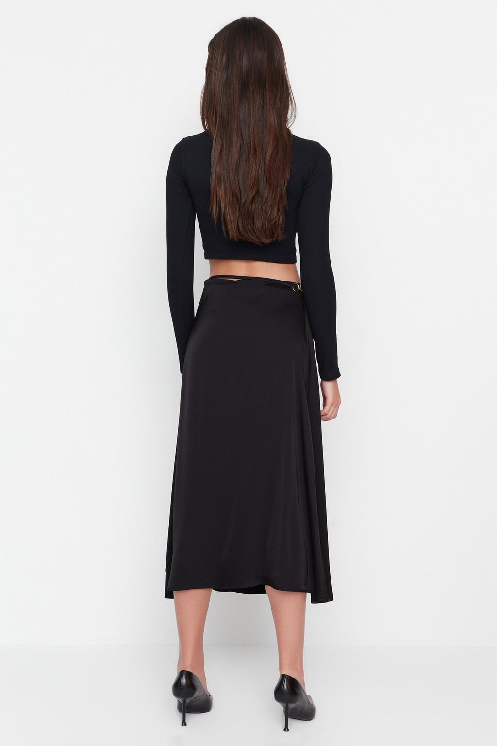 Siyah Saten Cutout Detayl? Midi Etek TWOAW23ET00023 - Trendyolmilla фото 5