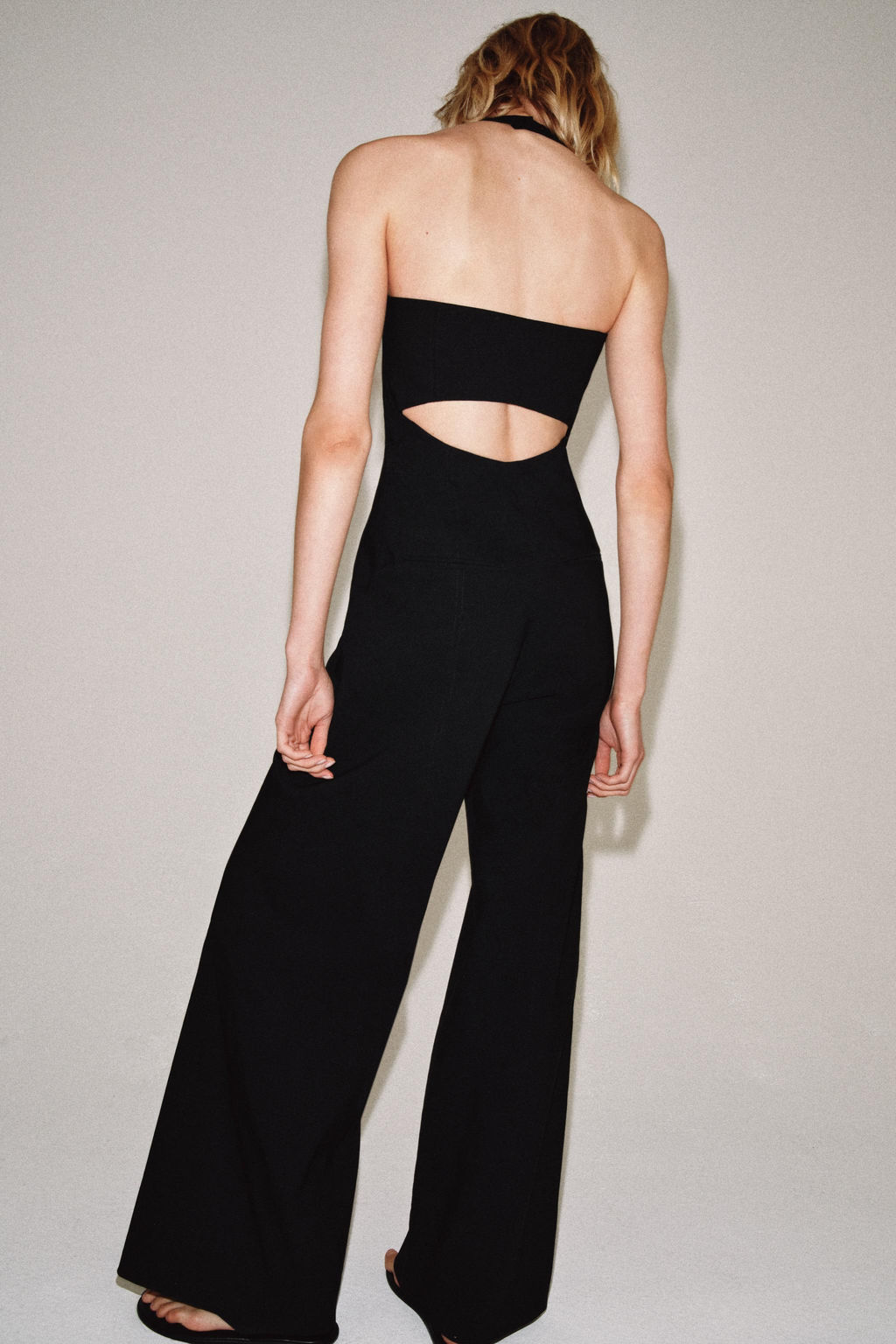 MONO CUELLO HALTER ZW COLLECTION / Negro - Zara фото 3