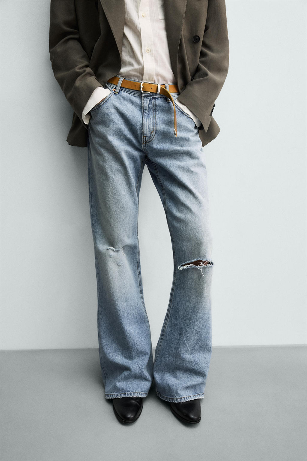 JEANS FLARE FIT ROTOS / Azul claro - Zara фото 5