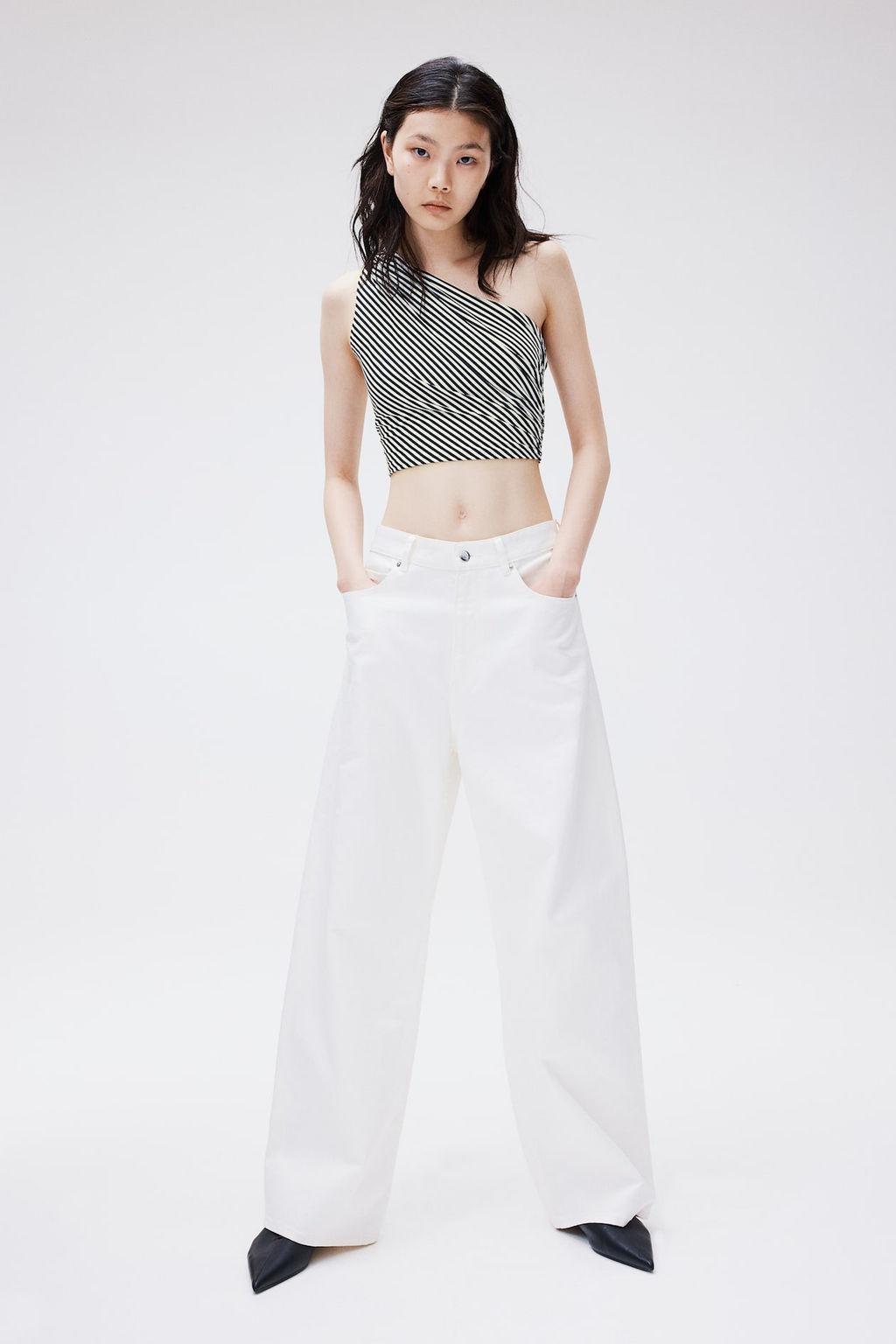 Top cropped de un hombro - H&m фото 2