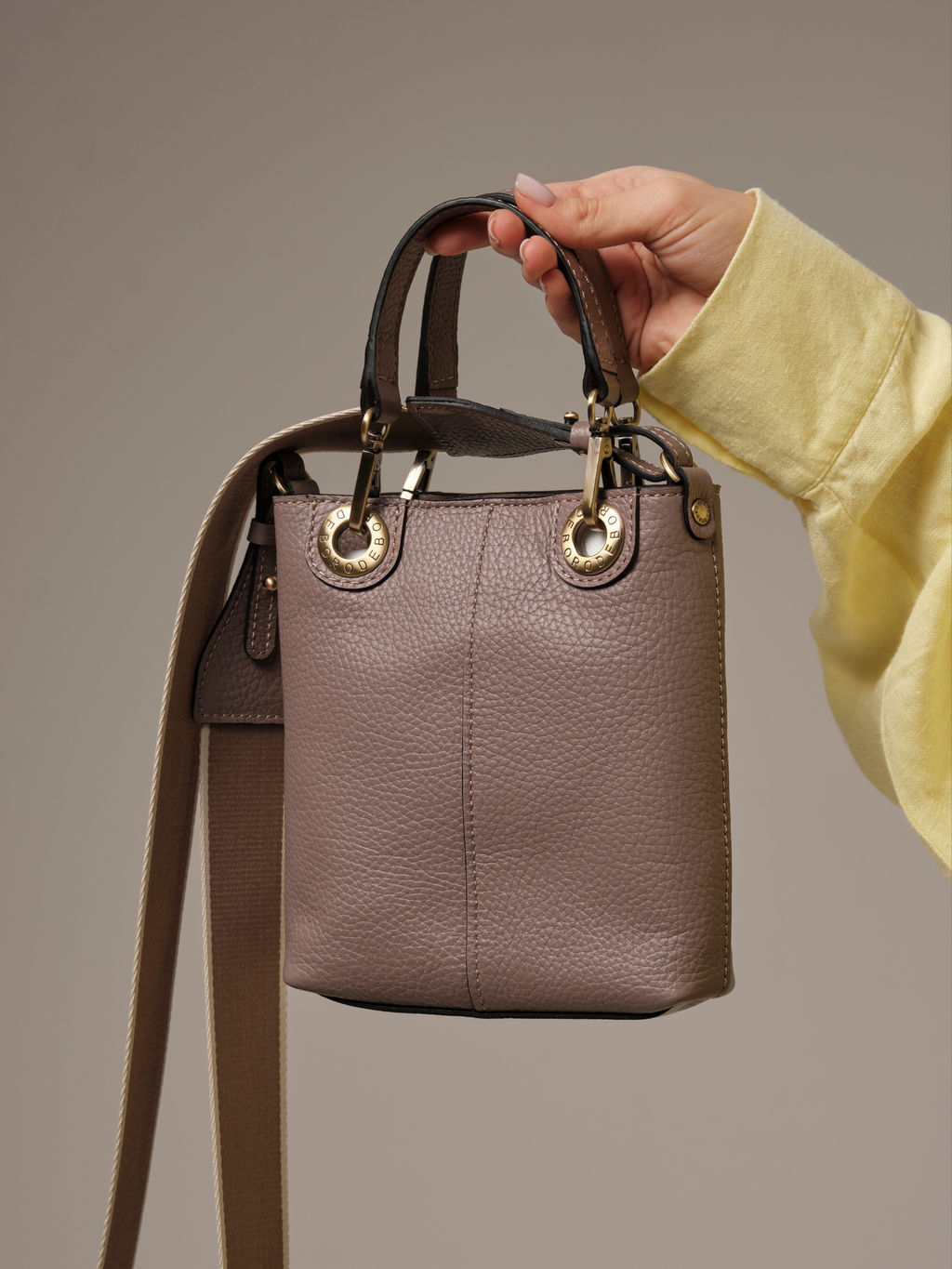 Сумка кожаная кросс-боди Deboro 30347 розово-серый