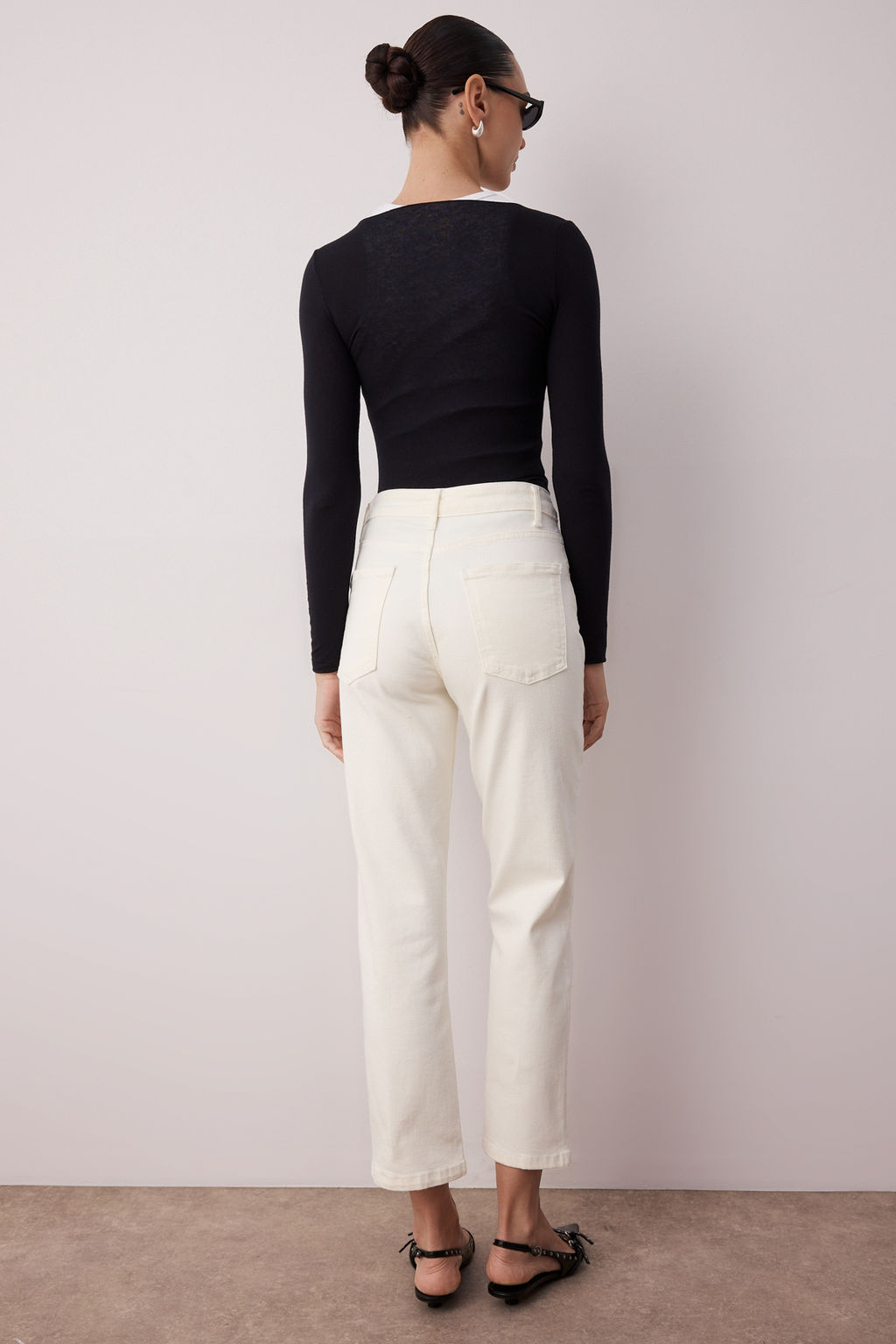 TRENDYOLMILLA Mavi Yuksek Bel Comfort Straight Jeans TWOSS25JE00099  фото 4