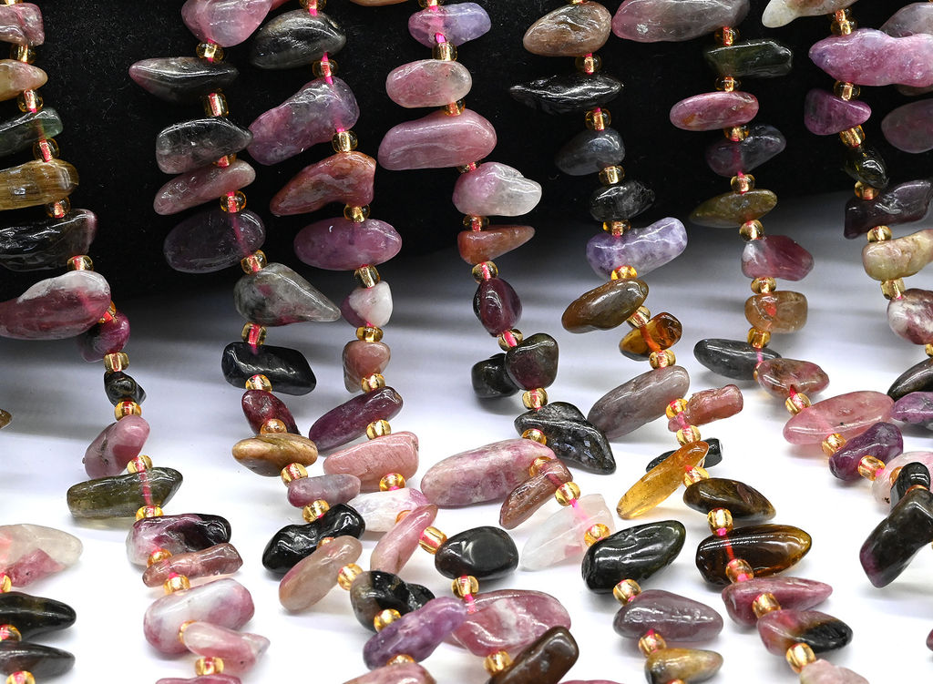 Бусины из турмалина галтовка 5*14мм, 37см, 55 бусин Радуга камня