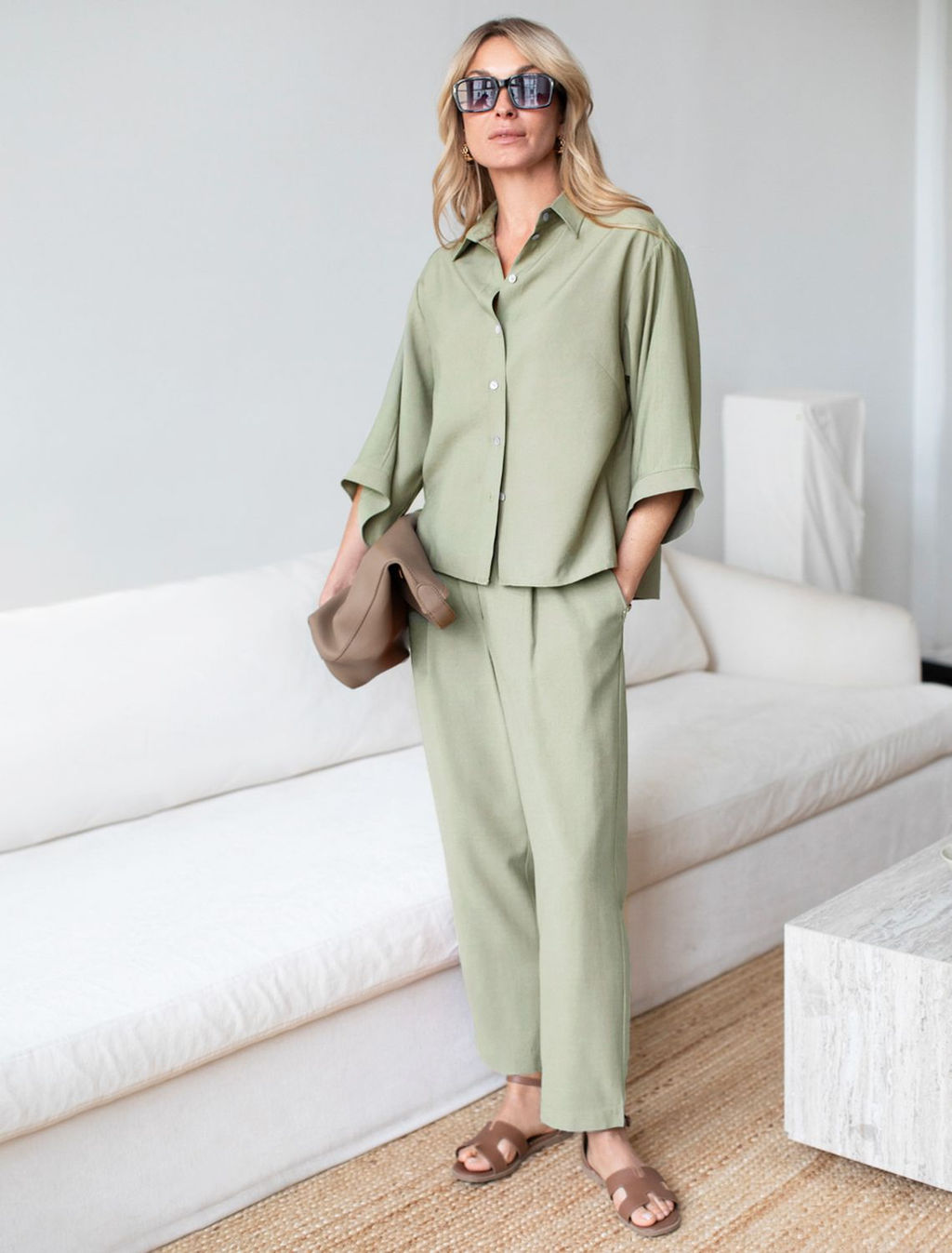 Брюки бананы с поясом на резинке из плотного лиоцелла