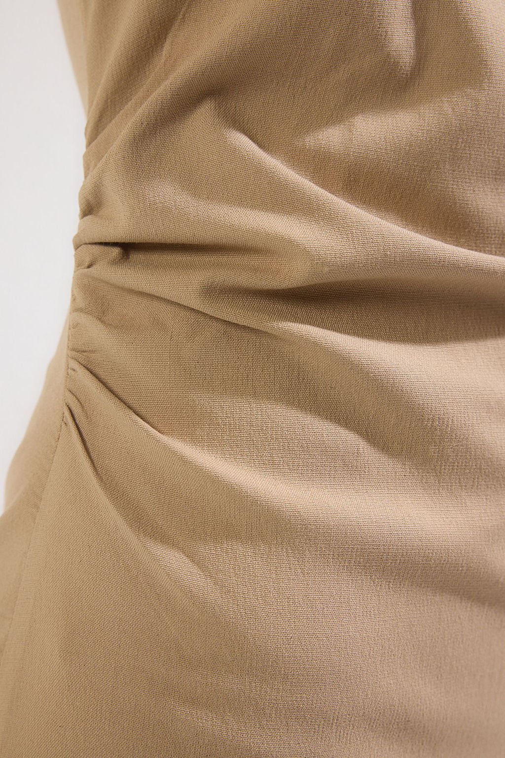 TRENDYOLMILLA Gri Duz Vucudu Saran Mini Drape Detayl? Dokuma Elbise TWOAW25EL00541  фото 3