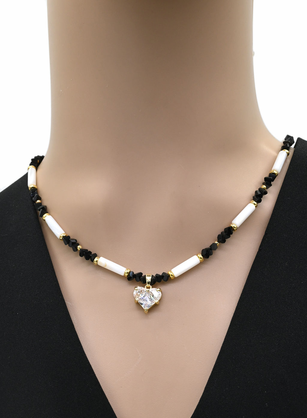 Чокер Сердце из циркона с перламутром цв.черный, 41см