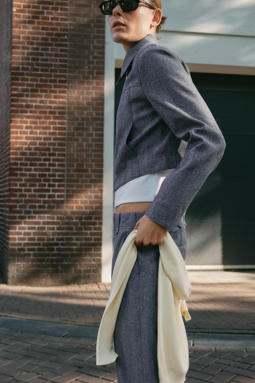 ZIP-UP BLAZER