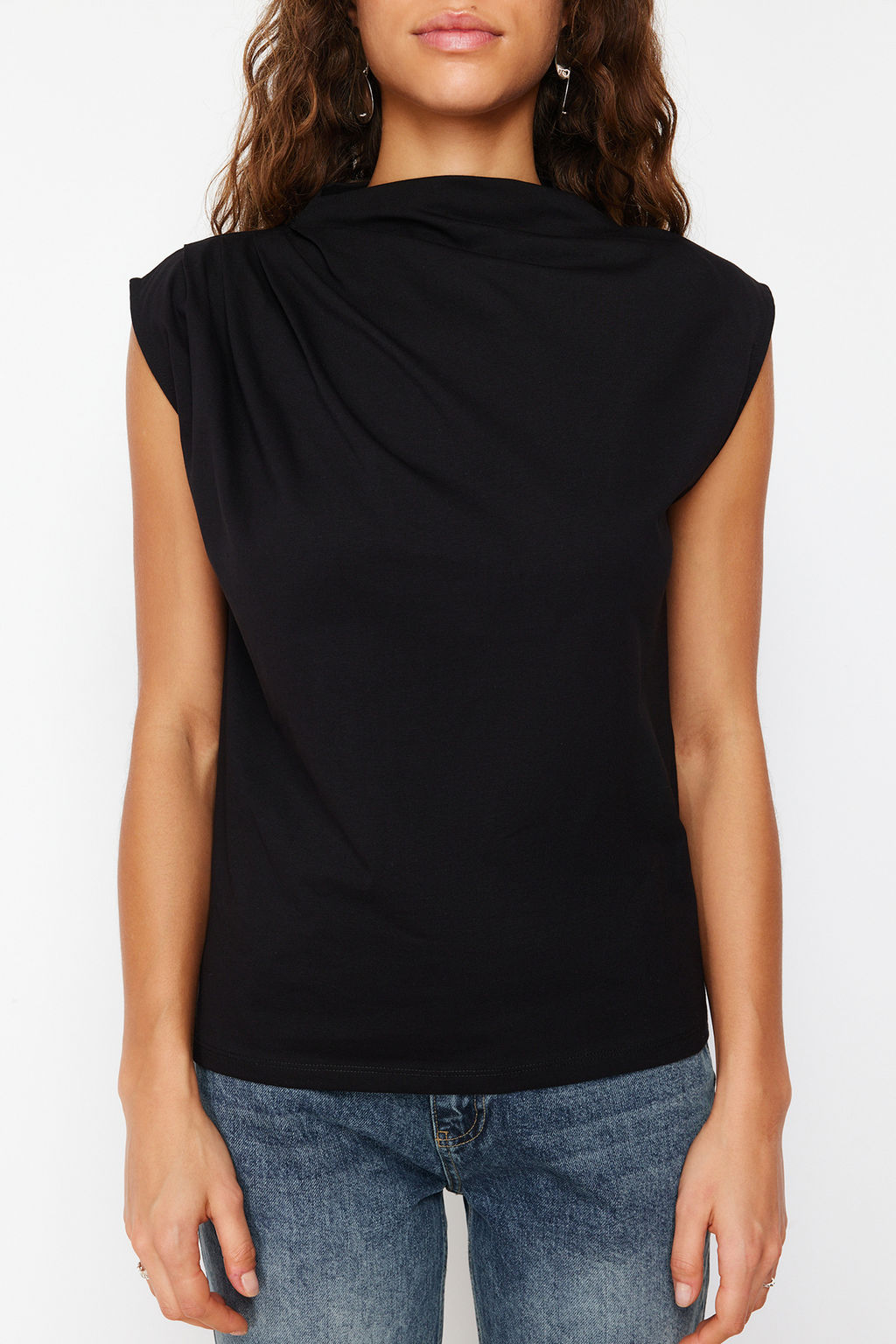 Siyah Kay?k Yaka S?f?r Kol Buzgulu Orme T-Shirt TWOSS24TS00051