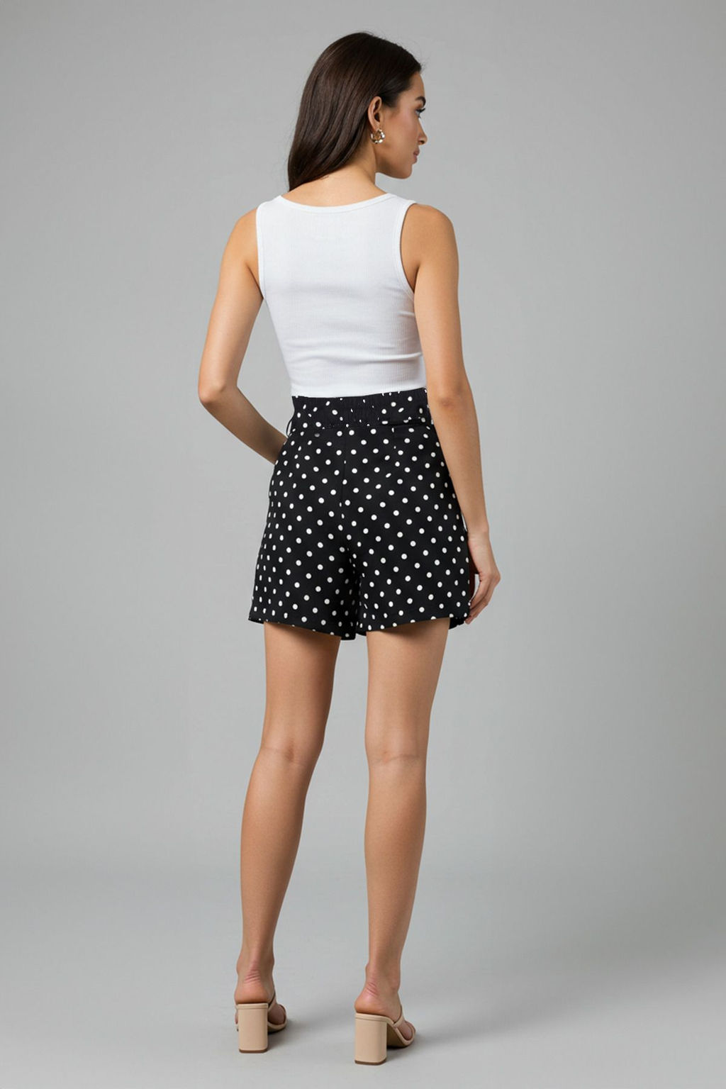 Siyah Rahat Kesim Kusakl? Puantiyeli Sort & Bermuda TWOSS25SR00008