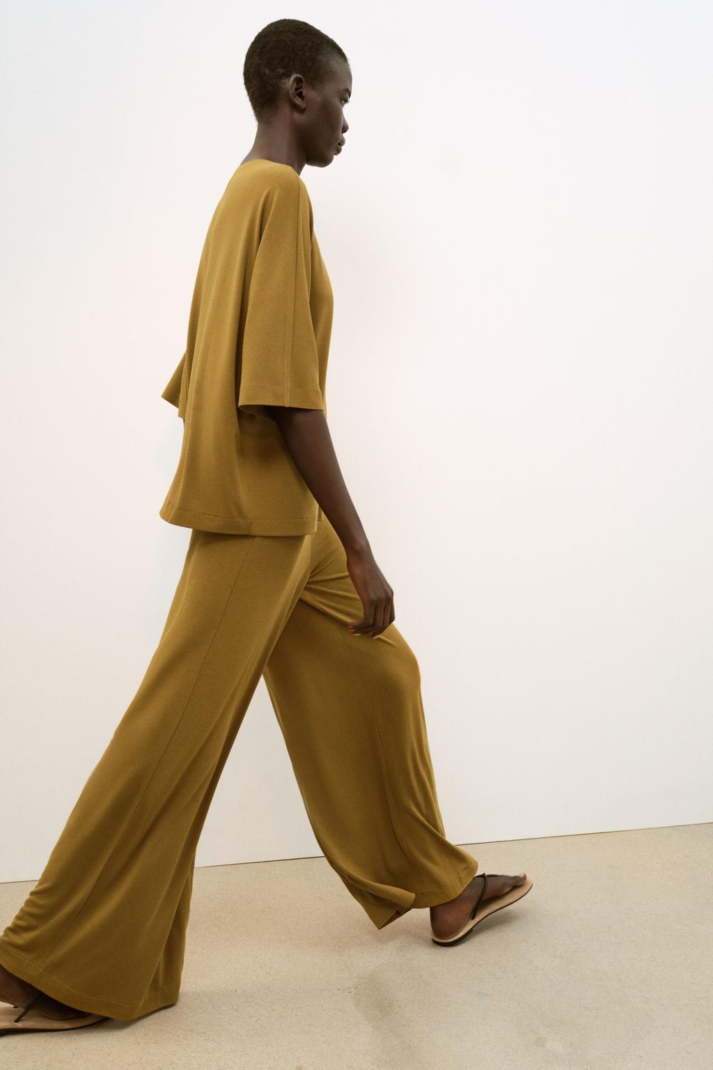 PANTAL?N PALAZZO FLUIDO / Ocre - Zara фото 4