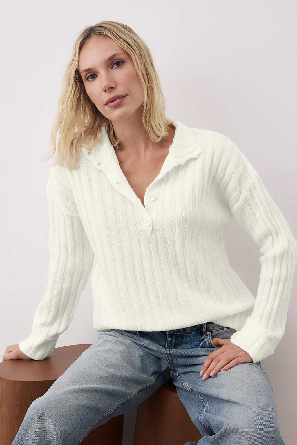 Ekru Genis Kal?p Yumusak Dokulu Dik Yaka Triko Kazak TWOAW21KZ0783