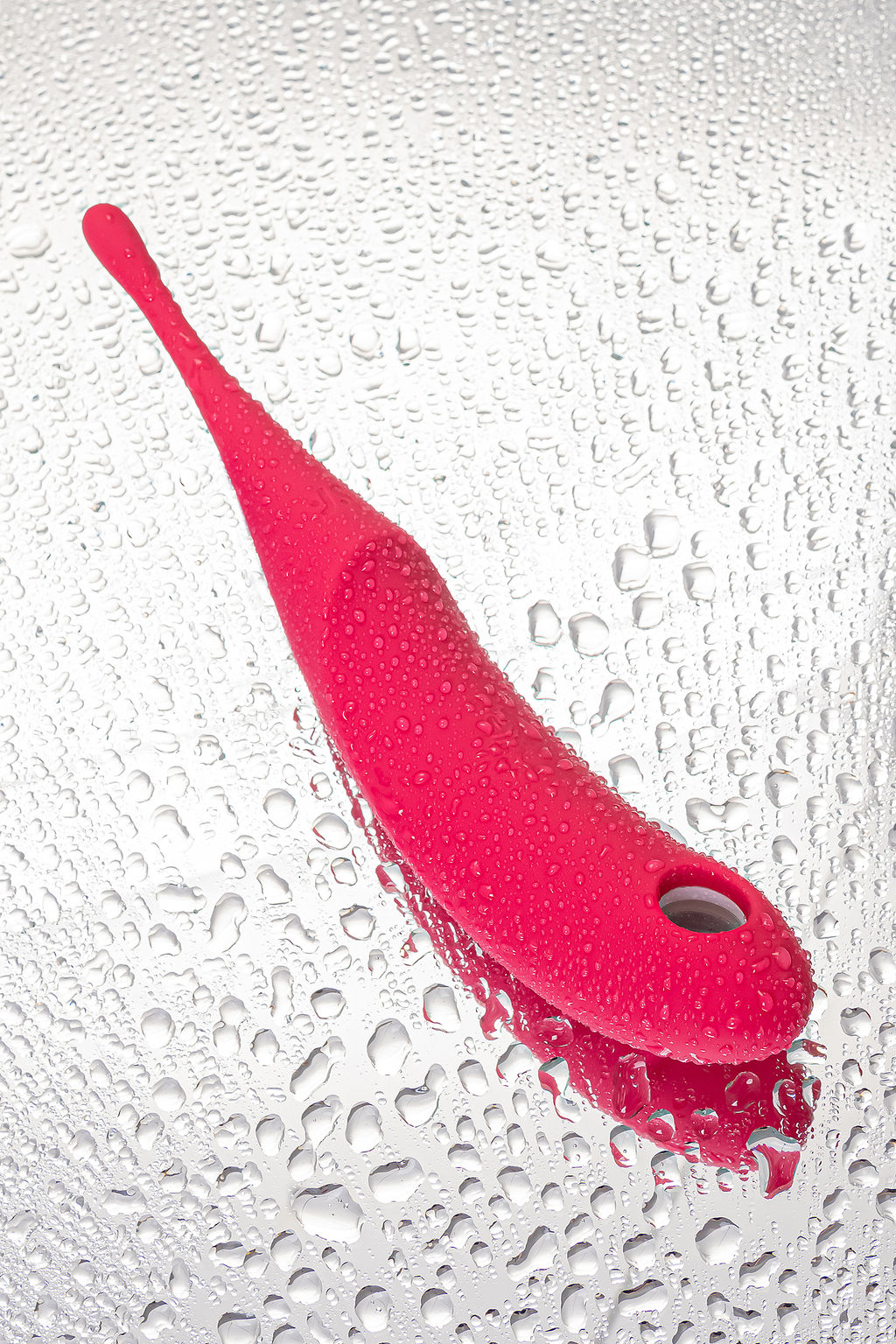 Вакуум-волновой бесконтактный стимулятор клитора Satisfyer Twirling Pro, силикон, красный